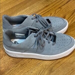 Nike Women's Gray Athletic Shoes